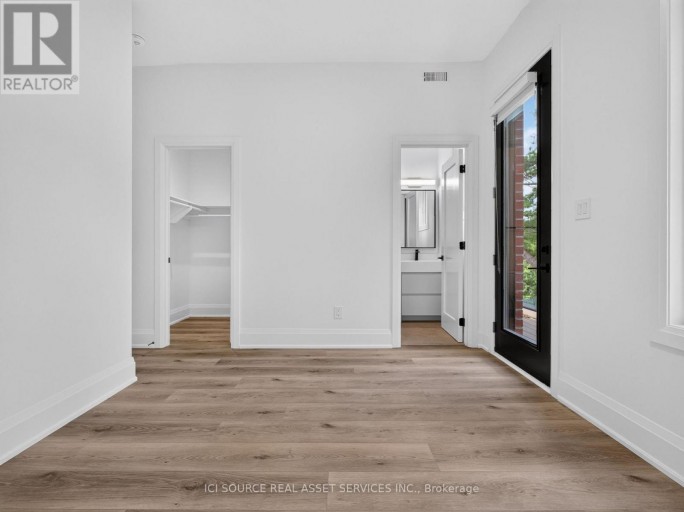 UNIT 4 - 28 NORCROSS ROAD, Toronto (Clanton Park), Ontario, M3H2R4