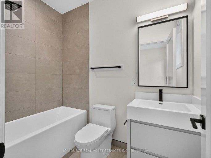 UNIT 4 - 28 NORCROSS ROAD, Toronto (Clanton Park), Ontario, M3H2R4