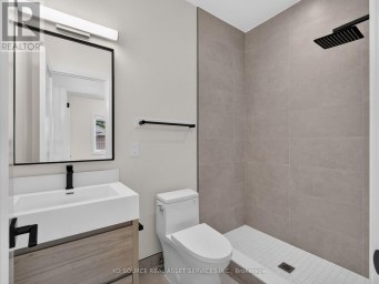 UNIT 4 - 28 NORCROSS ROAD Toronto (Clanton Park) Ontario photo 24