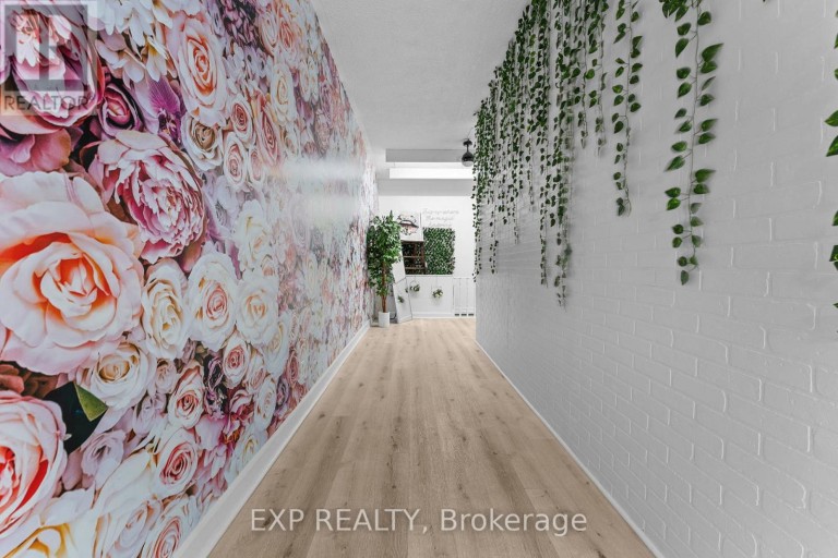 MAIN - 213 LAKESHORE ROAD E, Mississauga (Port Credit), Ontario, L5G1G5