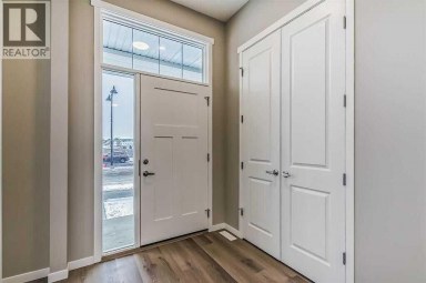 1040 Mahogany Boulevard SE Calgary Alberta photo 2