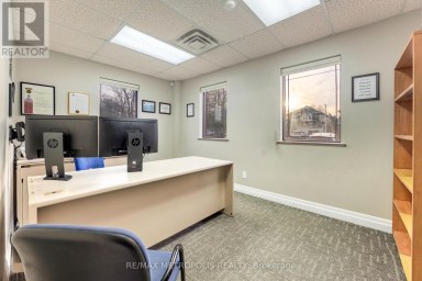 B - 2695 HAMILTON ROAD Sarnia Ontario photo 8