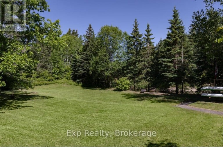 27 GROEGER ROAD, Huntsville (Chaffey), Ontario, P1H2J4