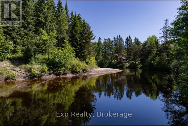 27 GROEGER ROAD, Huntsville (Chaffey), Ontario, P1H2J4