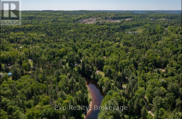 27 GROEGER ROAD, Huntsville (Chaffey), Ontario, P1H2J4