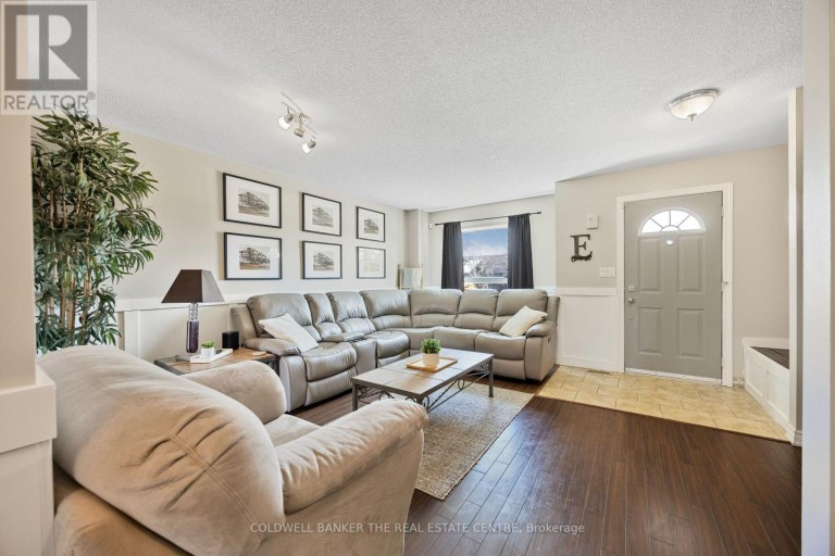 10 - 234 CUNDLES ROAD E, Barrie (Little Lake), Ontario, L4M6L1