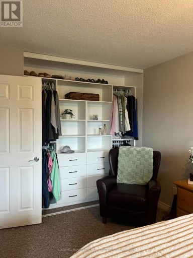 10 - 234 CUNDLES ROAD E, Barrie (Little Lake), Ontario, L4M6L1