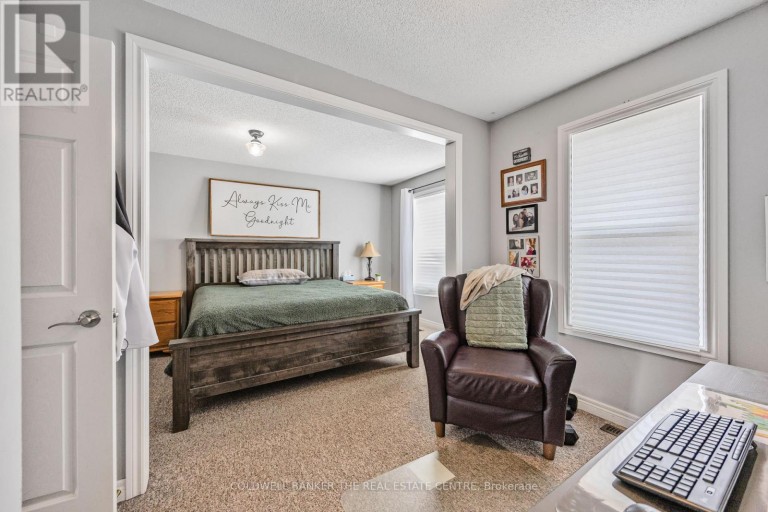 10 - 234 CUNDLES ROAD E, Barrie (Little Lake), Ontario, L4M6L1