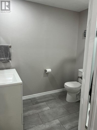 10 - 234 CUNDLES ROAD E, Barrie (Little Lake), Ontario, L4M6L1
