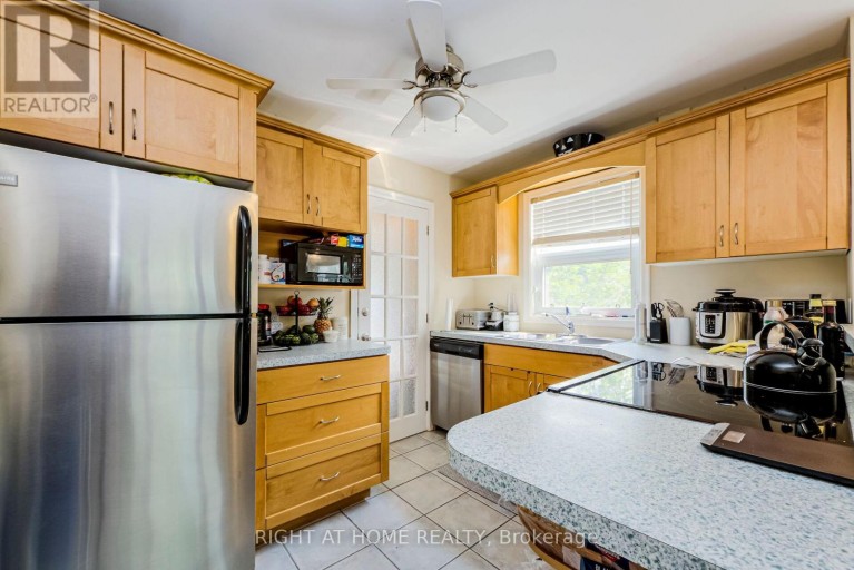 32 FLORENS AVENUE, Toronto (Clairlea-Birchmount), Ontario, M1L1R6