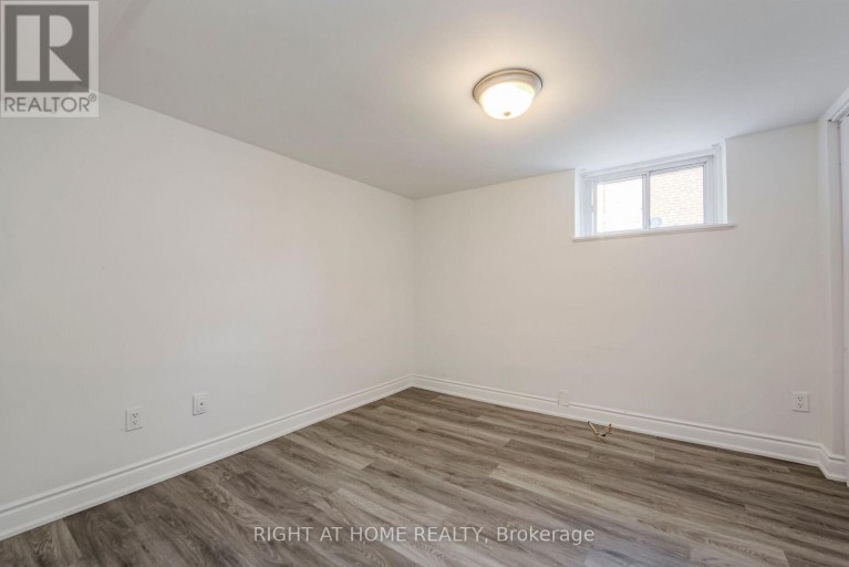 32 FLORENS AVENUE, Toronto (Clairlea-Birchmount), Ontario, M1L1R6
