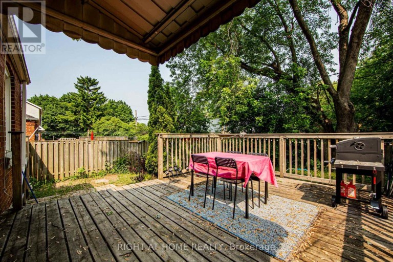 32 FLORENS AVENUE, Toronto (Clairlea-Birchmount), Ontario, M1L1R6
