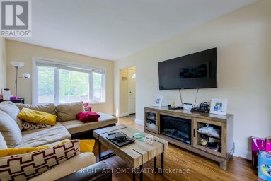 32 FLORENS AVENUE Toronto (Clairlea-Birchmount) Ontario photo 6