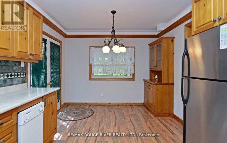 UPPER - 705 FRONT ROAD, Pickering (Bay Ridges), Ontario, L1W1P1