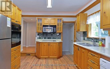 UPPER - 705 FRONT ROAD Pickering (Bay Ridges) Ontario photo 6