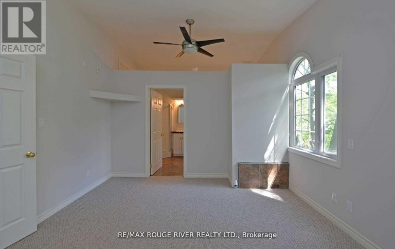 UPPER - 705 FRONT ROAD, Pickering (Bay Ridges), Ontario, L1W1P1