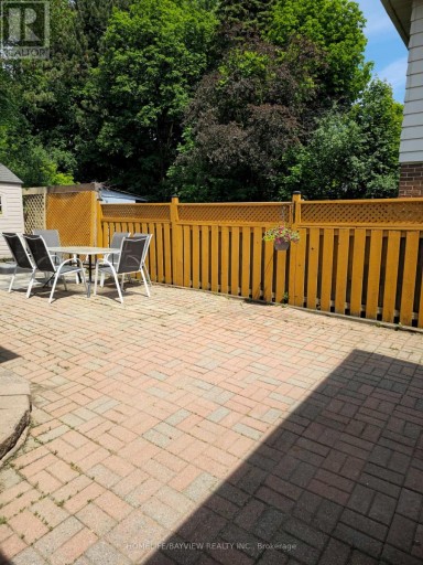 32 BLUE SPRUCE LANE, Markham (Royal Orchard), Ontario, L3T3W9