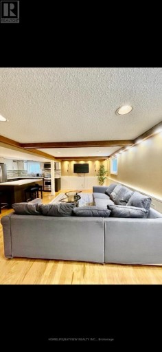 32 BLUE SPRUCE LANE, Markham (Royal Orchard), Ontario, L3T3W9