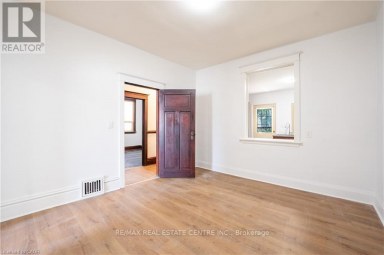 1274 BARTON STREET E Hamilton (Crown Point) Ontario photo 10