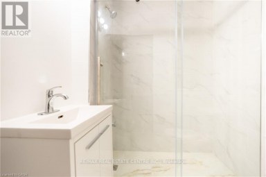 1274 BARTON STREET E Hamilton (Crown Point) Ontario photo 12