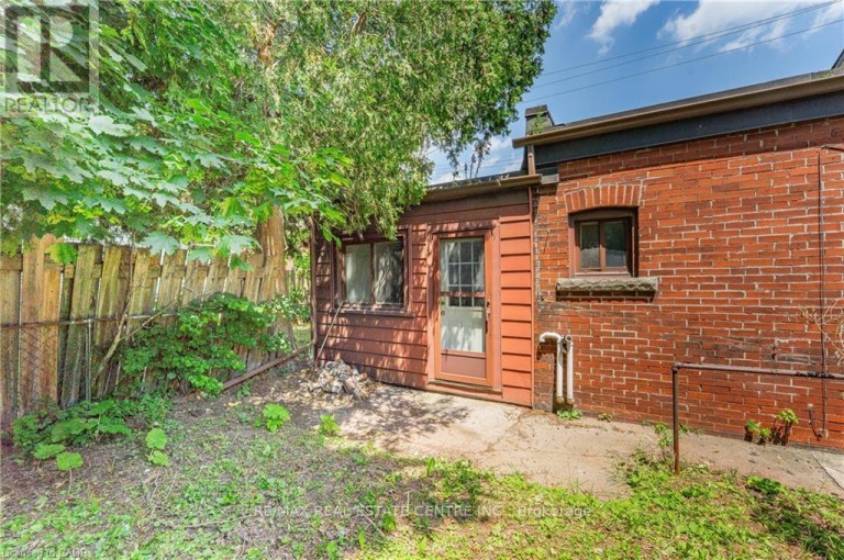 1274 BARTON STREET E, Hamilton (Crown Point), Ontario, L8H2W1