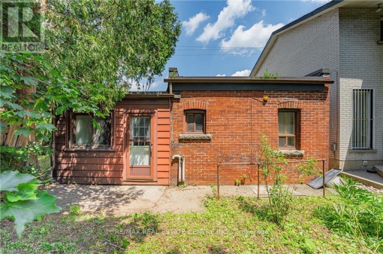 1274 BARTON STREET E, Hamilton (Crown Point), Ontario, L8H2W1