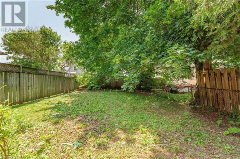 1274 BARTON STREET E, Hamilton (Crown Point), Ontario, L8H2W1