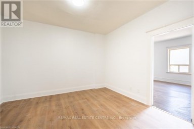 1274 BARTON STREET E Hamilton (Crown Point) Ontario photo 7