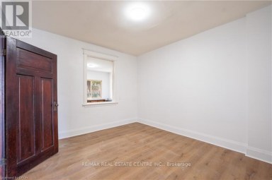 1274 BARTON STREET E Hamilton (Crown Point) Ontario photo 8