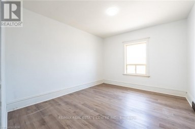1274 BARTON STREET E Hamilton (Crown Point) Ontario photo 9