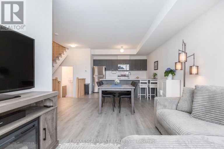 33 RED MAPLE LANE, Barrie (Innis-Shore), Ontario, L9J0N4
