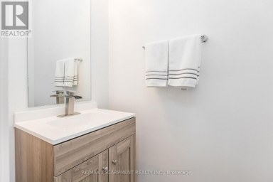 33 RED MAPLE LANE Barrie (Innis-Shore) Ontario photo 21