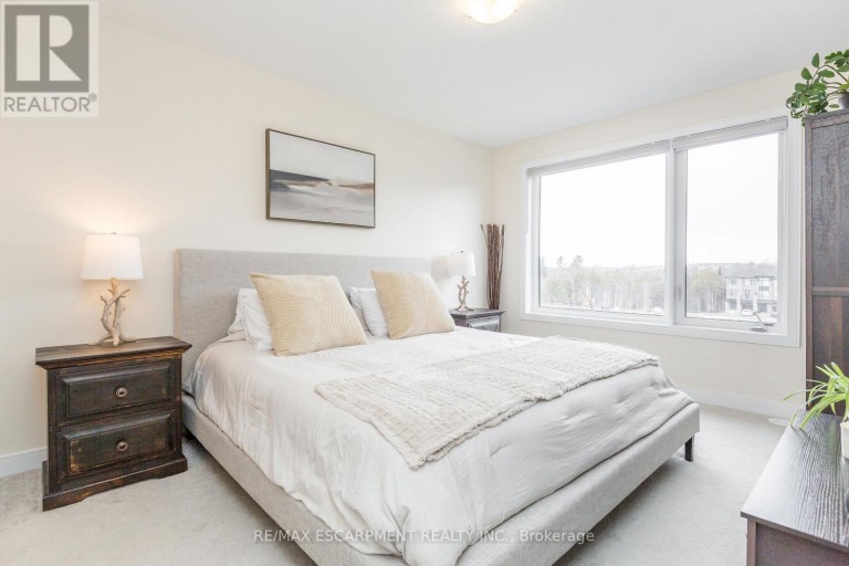 33 RED MAPLE LANE, Barrie (Innis-Shore), Ontario, L9J0N4