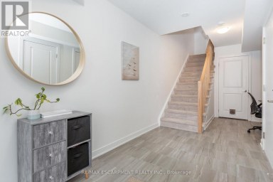 33 RED MAPLE LANE Barrie (Innis-Shore) Ontario photo 3