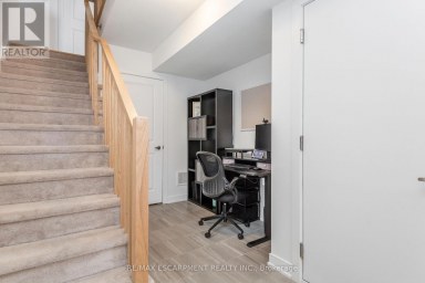 33 RED MAPLE LANE Barrie (Innis-Shore) Ontario photo 5