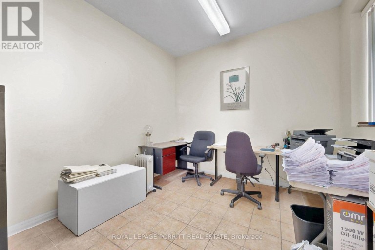 1 TOWNS ROAD N, Toronto (New Toronto), Ontario, M8Z1A1