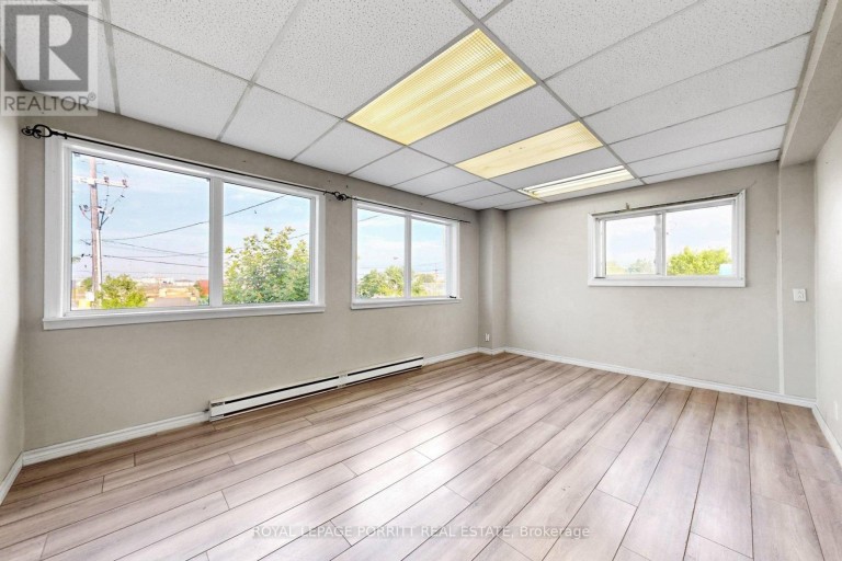 1 TOWNS ROAD N, Toronto (New Toronto), Ontario, M8Z1A1