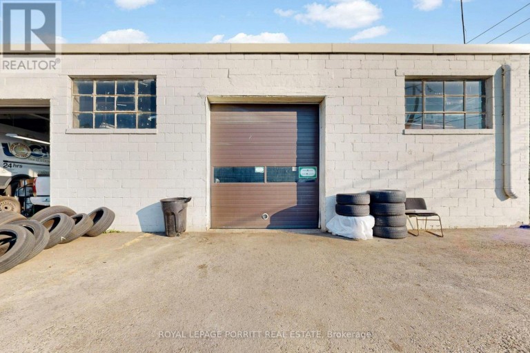 1 TOWNS ROAD N, Toronto (New Toronto), Ontario, M8Z1A1