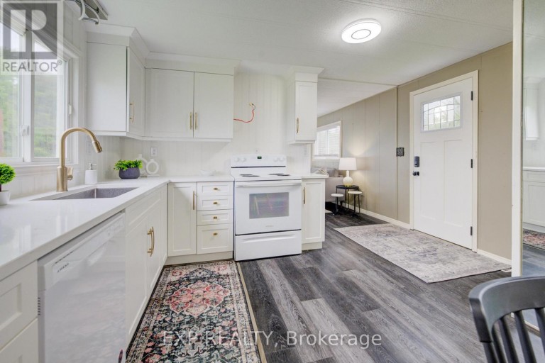 7 - 84 WELLINGTON STREET S, Mapleton, Ontario, N0G1P0