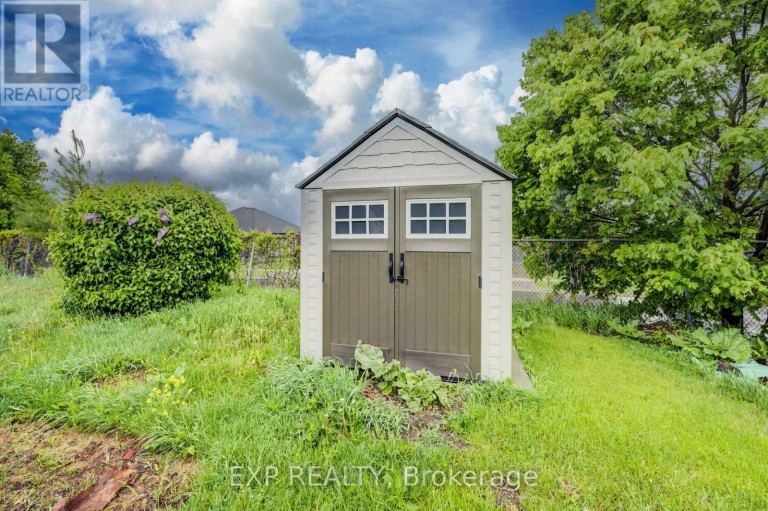 7 - 84 WELLINGTON STREET S, Mapleton, Ontario, N0G1P0