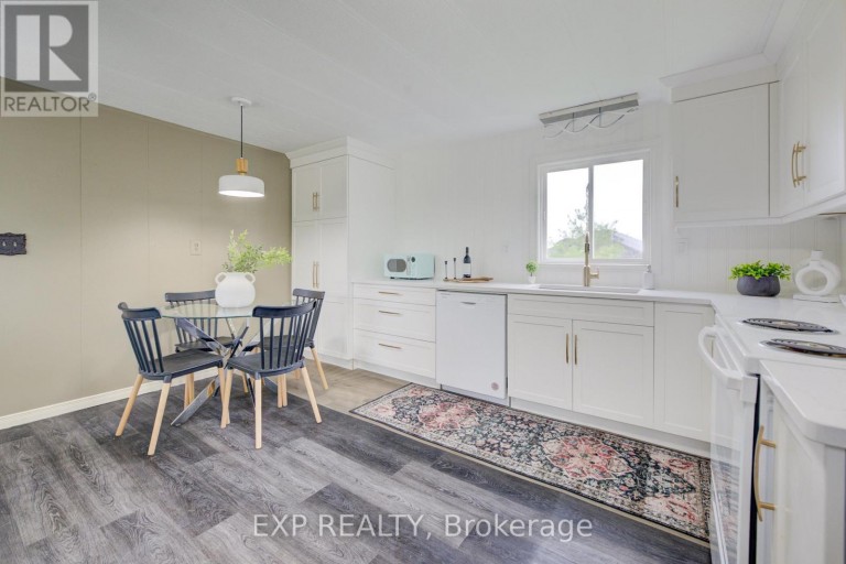 7 - 84 WELLINGTON STREET S, Mapleton, Ontario, N0G1P0