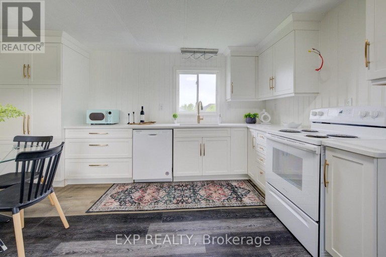 7 - 84 WELLINGTON STREET S, Mapleton, Ontario, N0G1P0