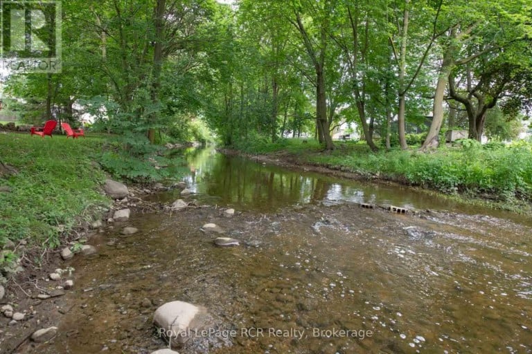 A & B & C - 21 ARTHUR STREET WEST STREET W, Minto, Ontario, N0G1Z0