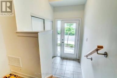 #904 - 1865 PICKERING PARKWAY Pickering (Village East) Ontario photo 4