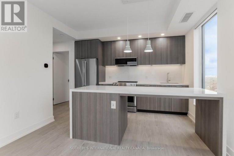 808 - 31 YORK GARDEN WAY, Toronto (Yorkdale-Glen Park), Ontario, M6A2V1