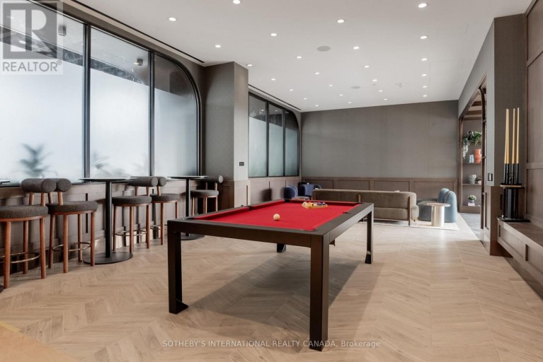 808 - 31 YORK GARDEN WAY, Toronto (Yorkdale-Glen Park), Ontario, M6A2V1