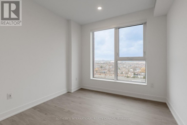 808 - 31 YORK GARDEN WAY, Toronto (Yorkdale-Glen Park), Ontario, M6A2V1