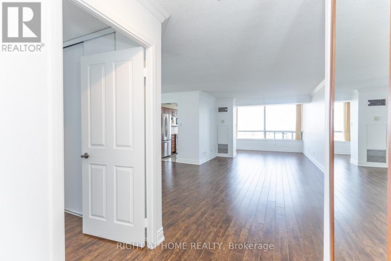 1001 - 120 PROMENADE CIRCLE, Vaughan (Brownridge), Ontario, L4J7W9
