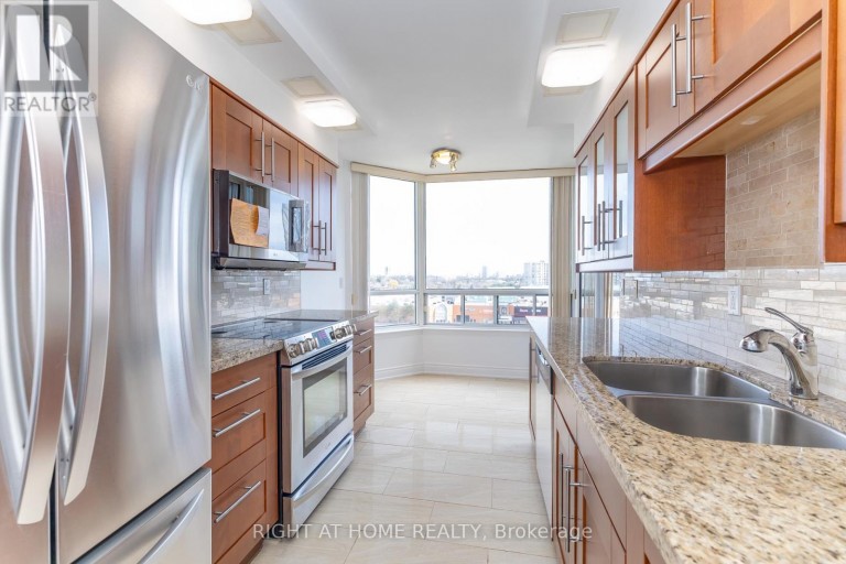 1001 - 120 PROMENADE CIRCLE, Vaughan (Brownridge), Ontario, L4J7W9