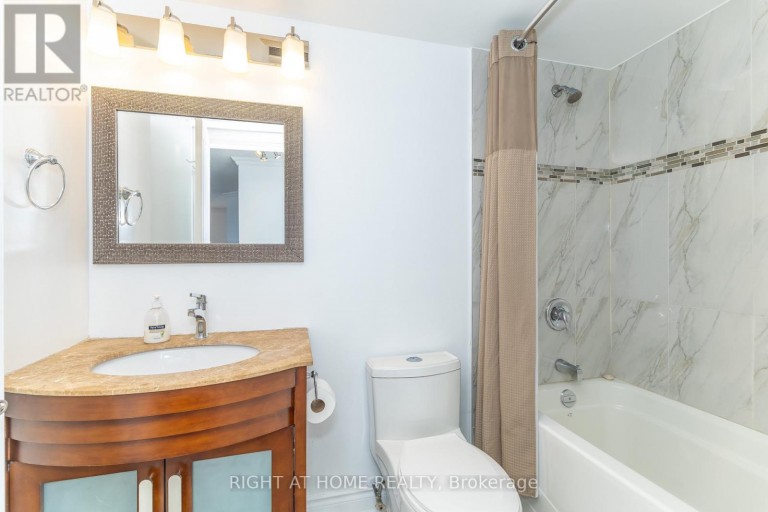1001 - 120 PROMENADE CIRCLE, Vaughan (Brownridge), Ontario, L4J7W9